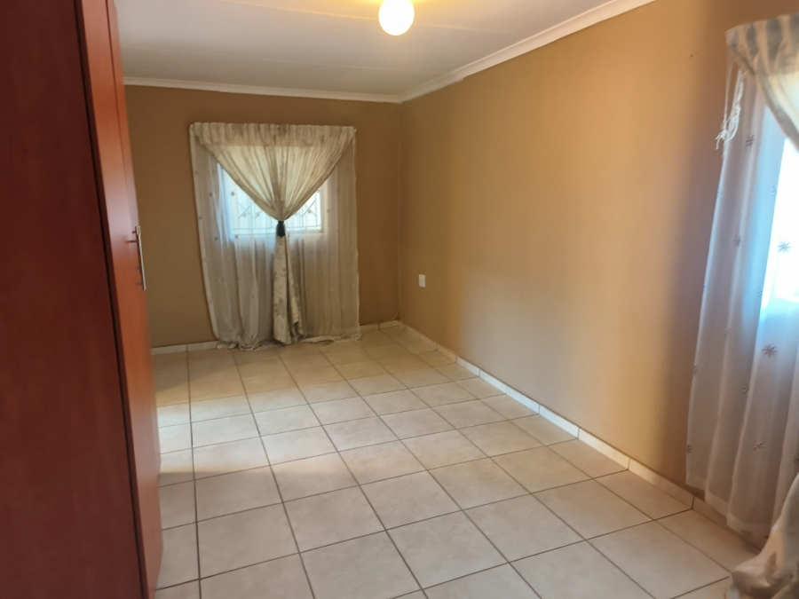 To Let 1 Bedroom Property for Rent in Promosa North West